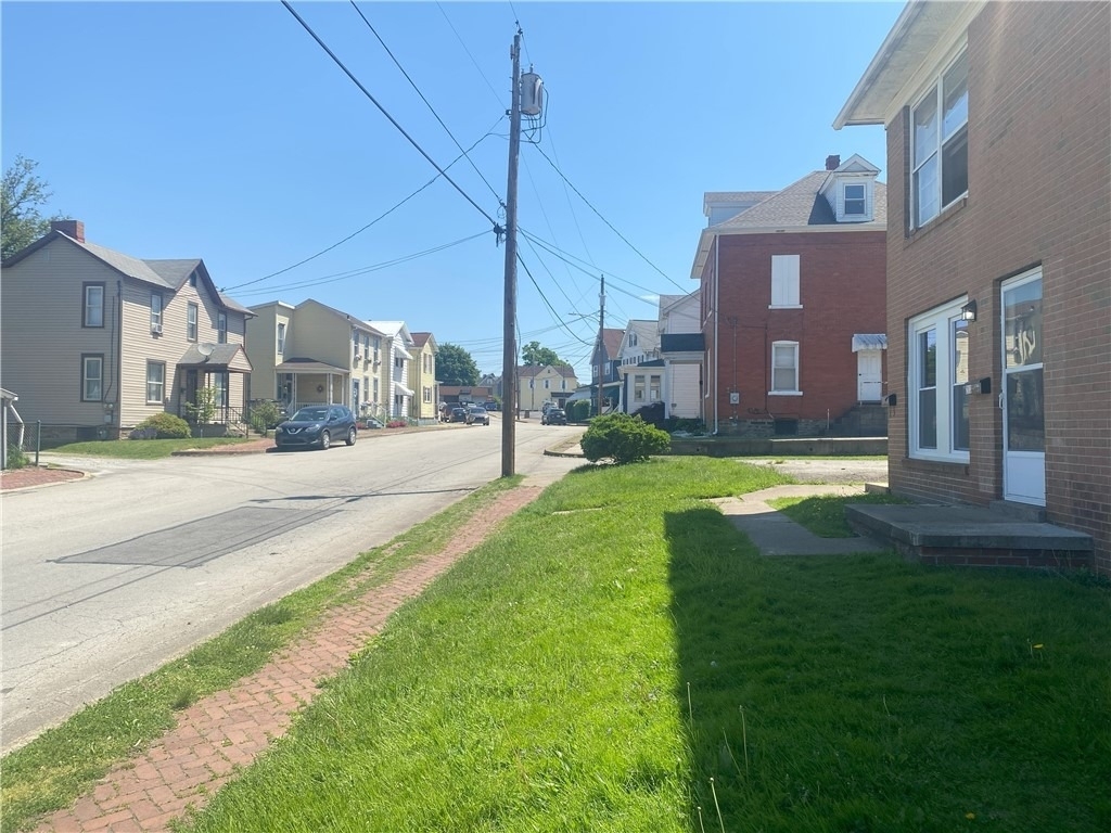 201 Irving Ave. - Photo 14