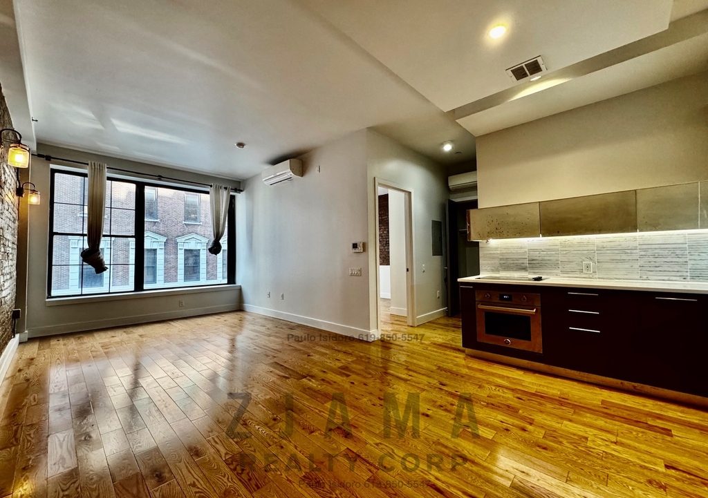 Willoughby Street - Photo 0