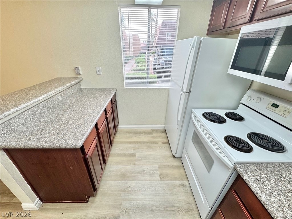 5422 River Glen Drive - Photo 2