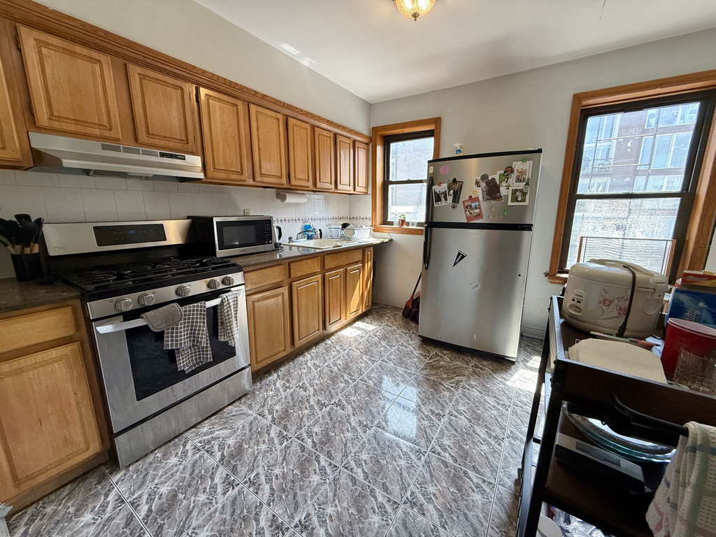 934 Atlantic Avenue - Photo 2