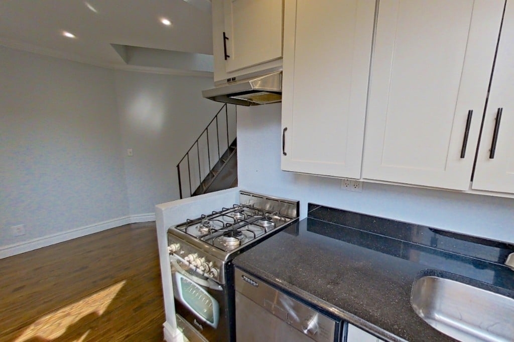 410 East 13th Street - Photo 5