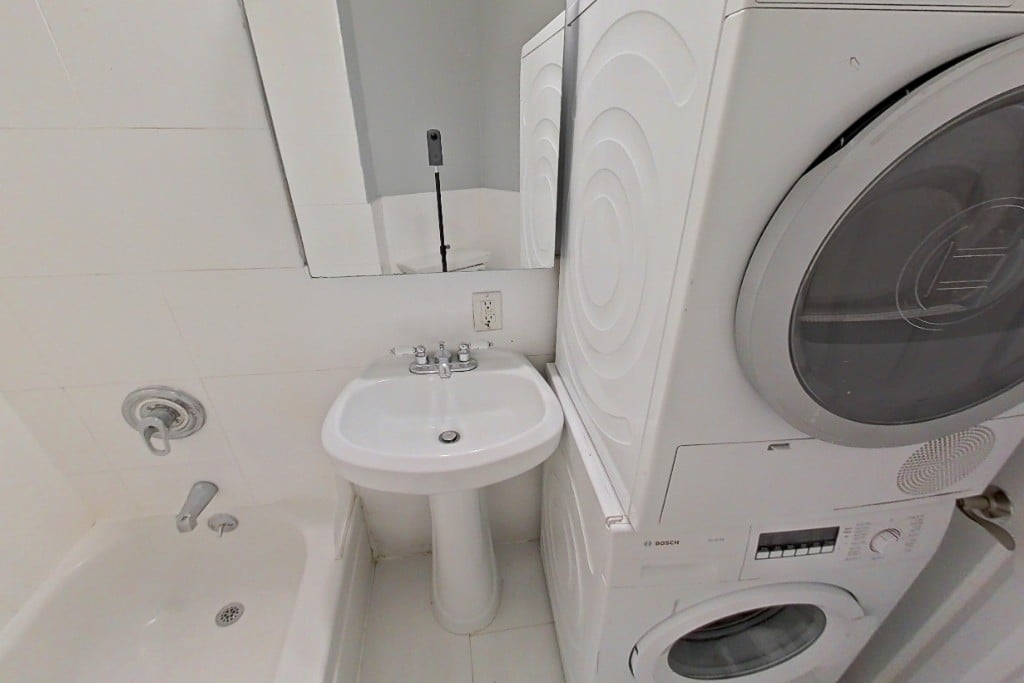 410 East 13th Street - Photo 4