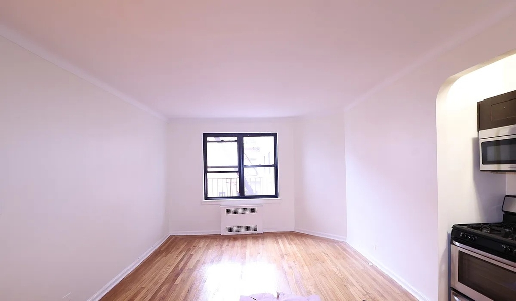 65-09 99th Street - Photo 2