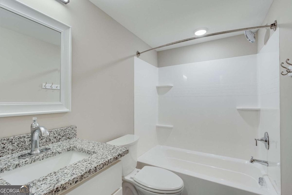 710 Jesse Jewell Parkway Se - Photo 10