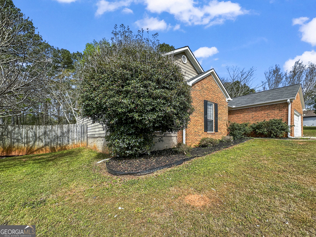 11647 Matthews Trail - Photo 2