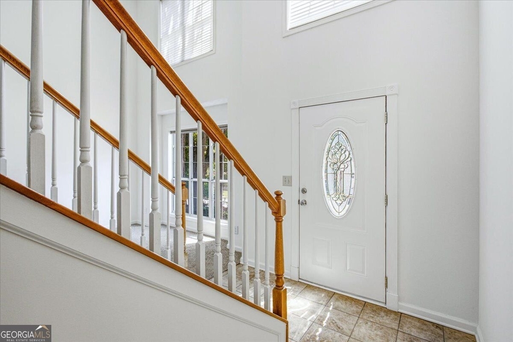 640 Suwanee Lakes Circle - Photo 2