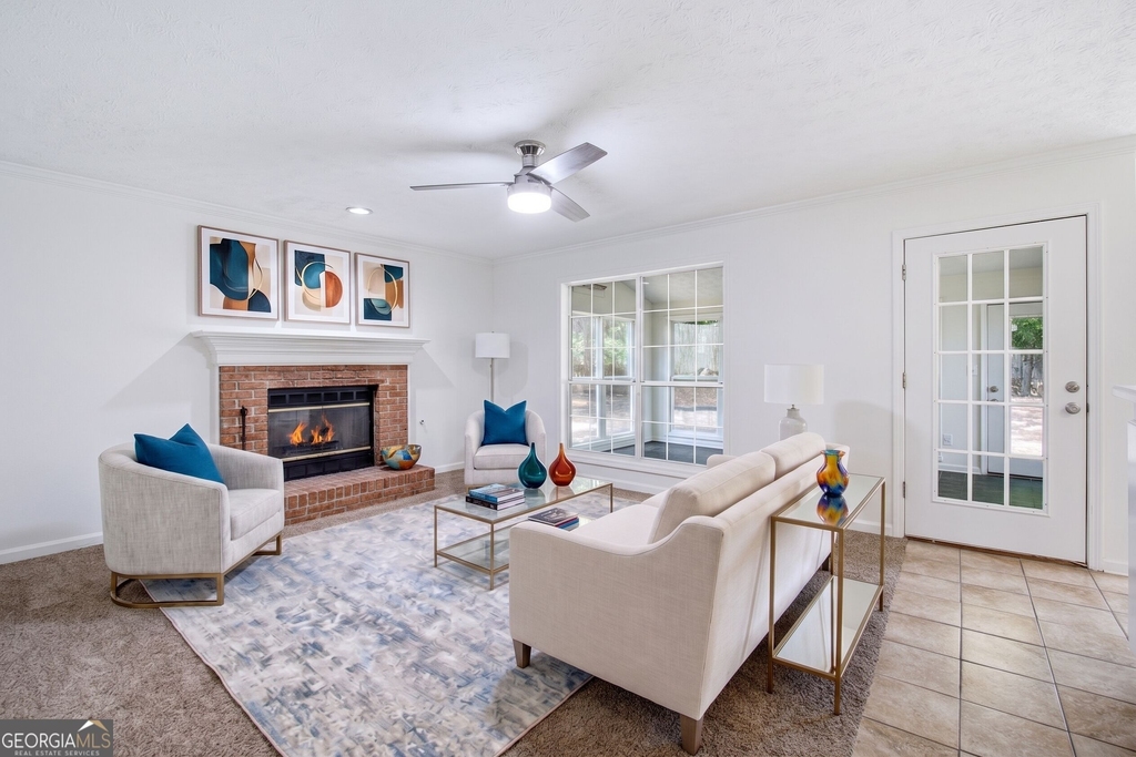 640 Suwanee Lakes Circle - Photo 8