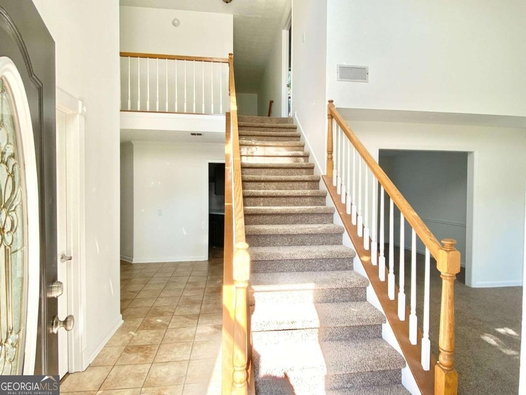 640 Suwanee Lakes Circle - Photo 1