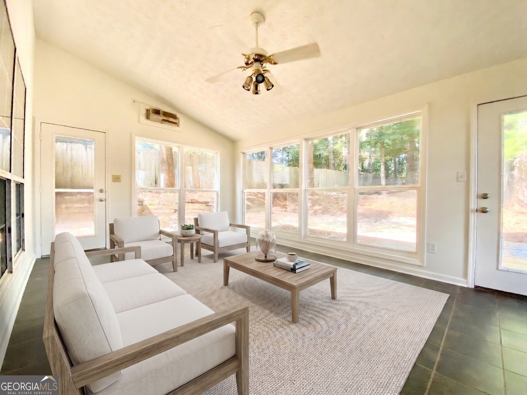 640 Suwanee Lakes Circle - Photo 23