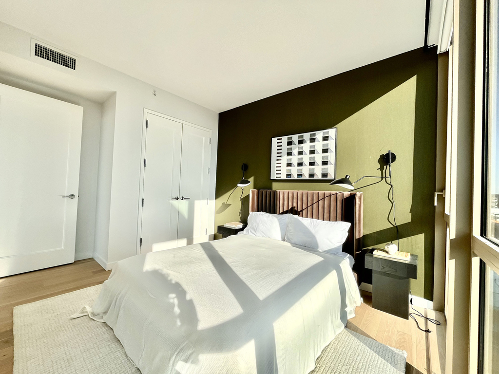 366 Bond Street - Photo 2