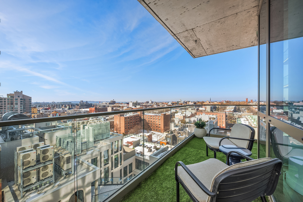 366 Bond Street - Photo 5