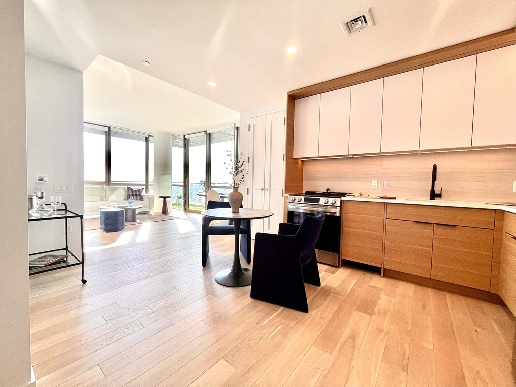 366 Bond Street - Photo 4