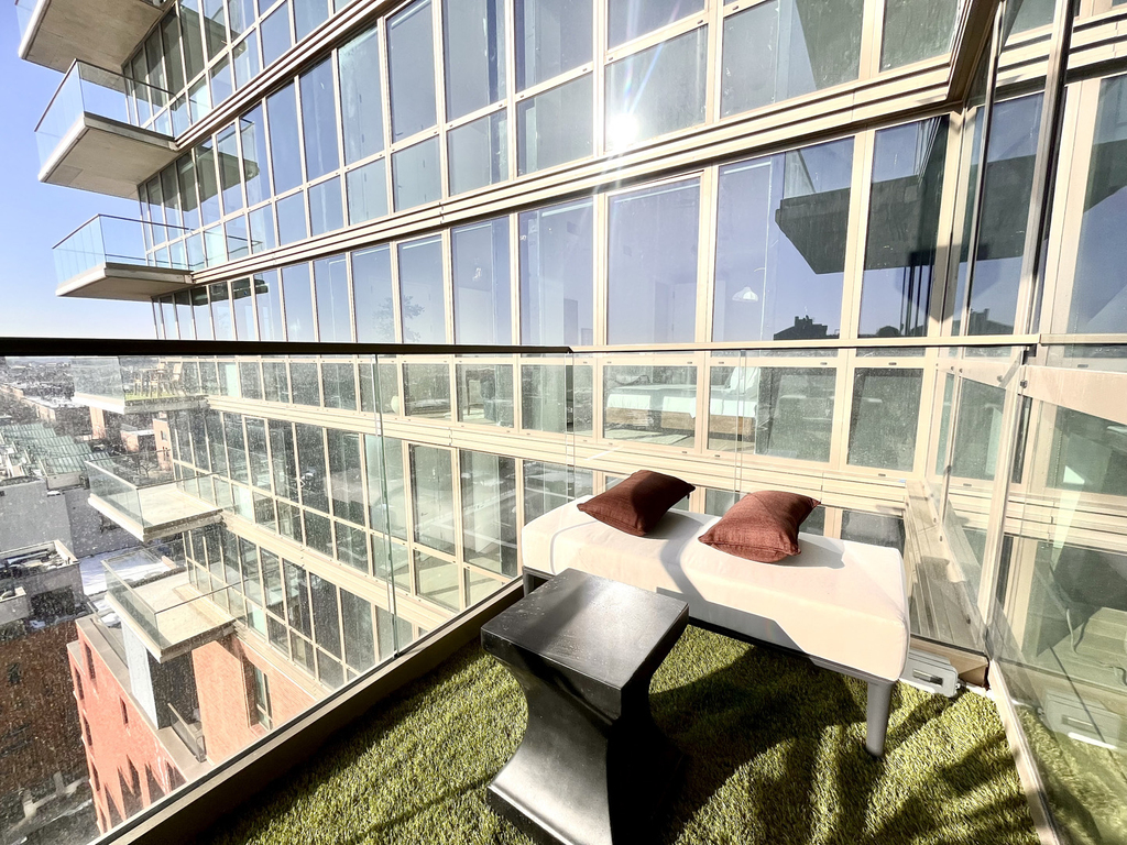 366 Bond Street - Photo 9