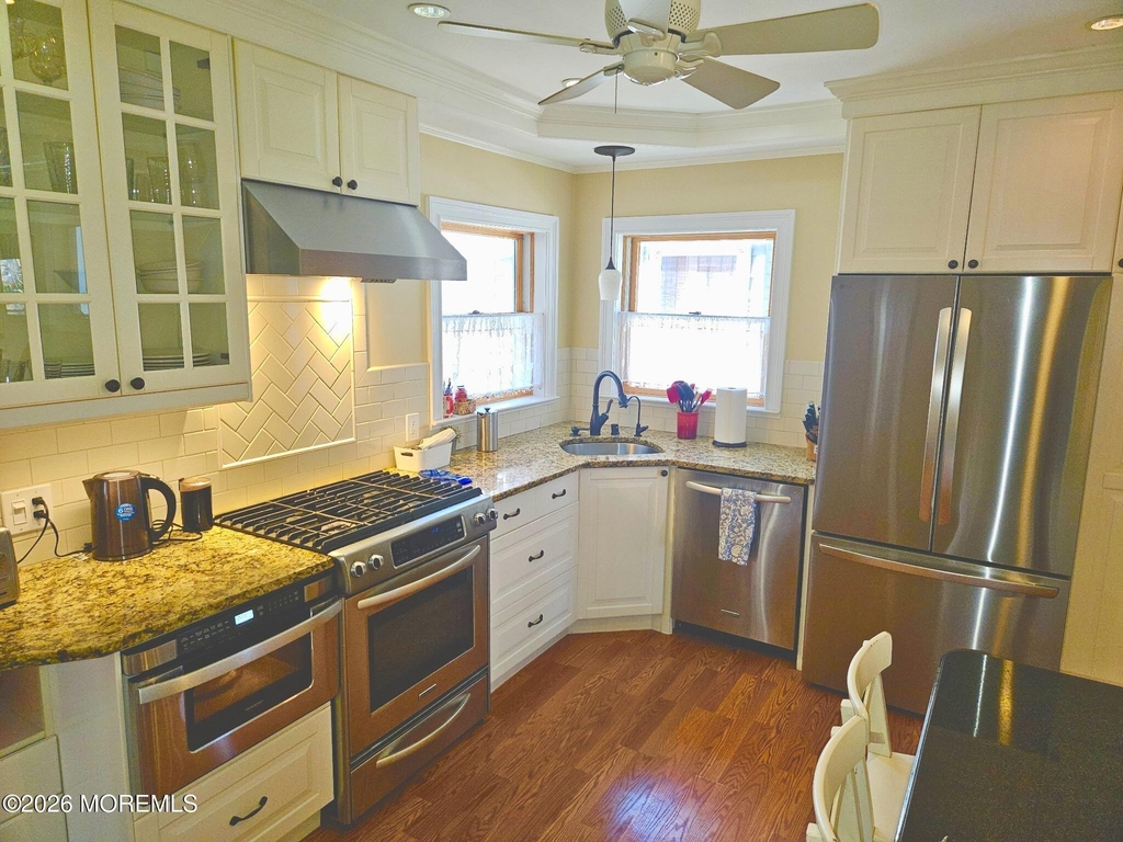 1305 Locust Drive - Photo 2
