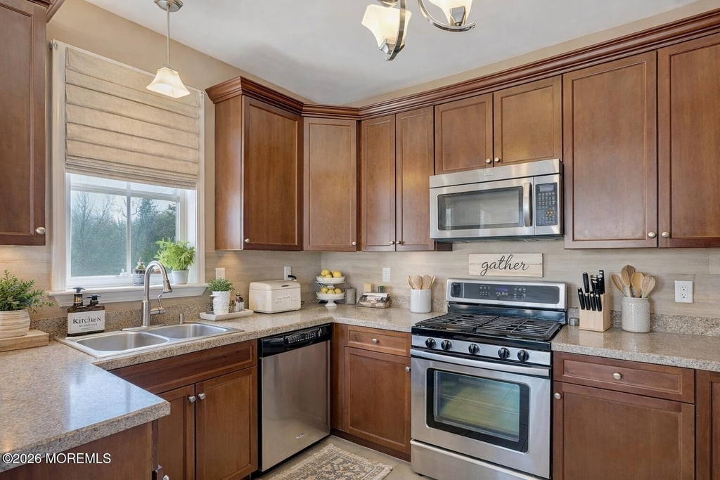 631 Sloan Court - Photo 4