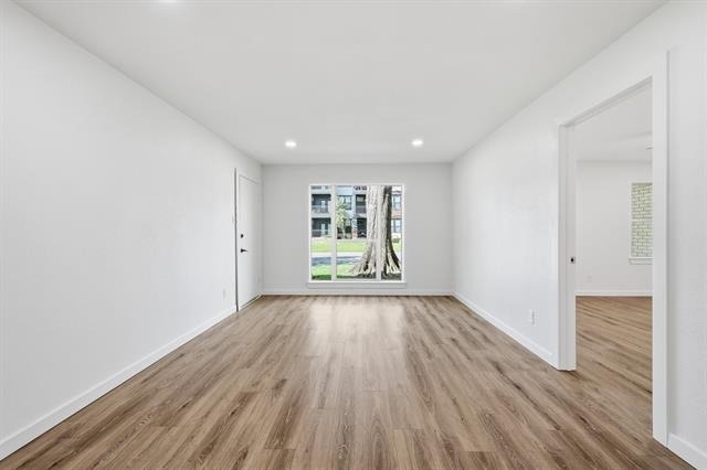 4816 Amesbury Drive - Photo 3