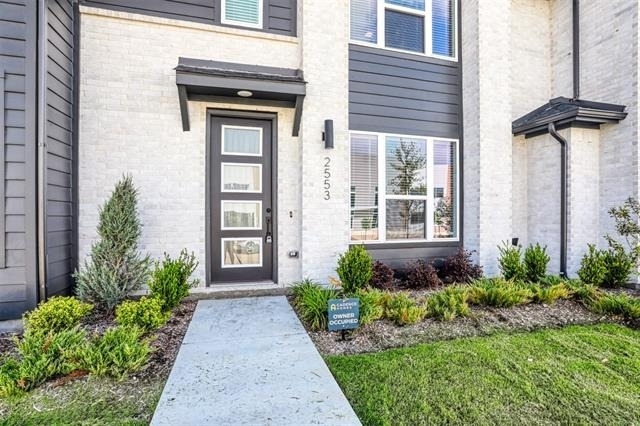 2553 Huxley Mews - Photo 1