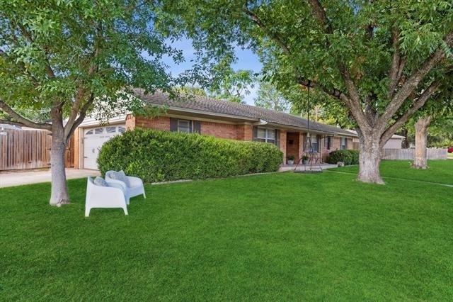 2127 Clarksdale Drive - Photo 2