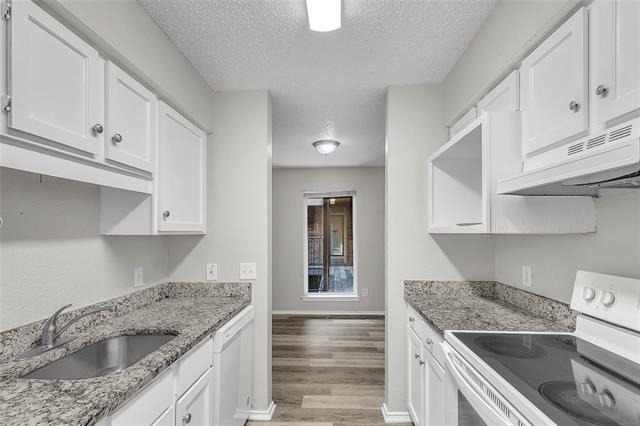 8109 Skillman Street - Photo 6