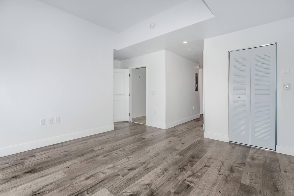 39 Nw 7th Avenue - Photo 2