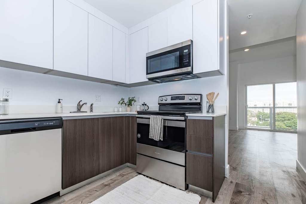 39 Nw 7th Avenue - Photo 1