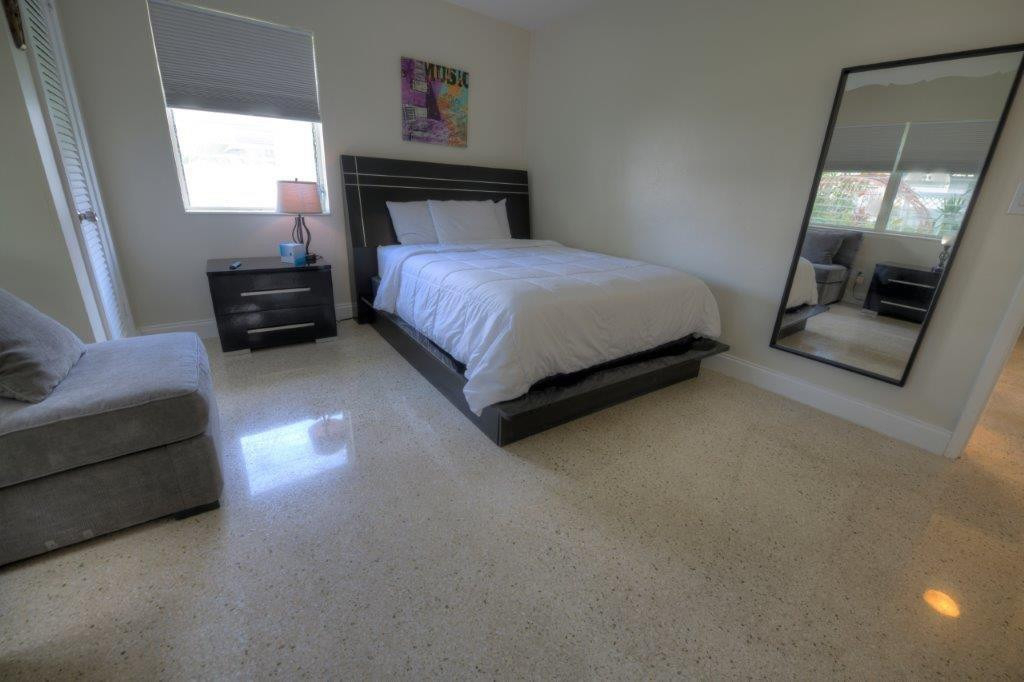 3201 Ne 23rd Street - Photo 4