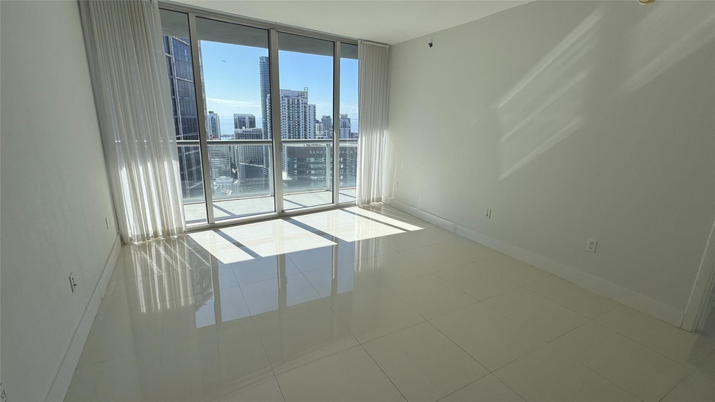 475 Brickell Avenue - Photo 8