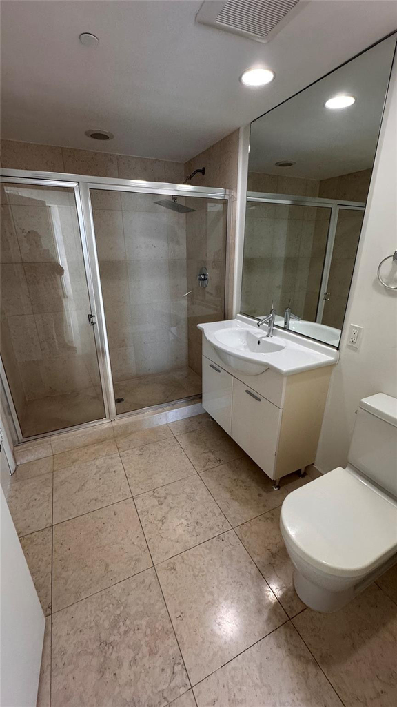 475 Brickell Avenue - Photo 3