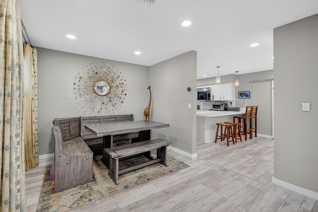 1570 Ne 30th Place - Photo 8