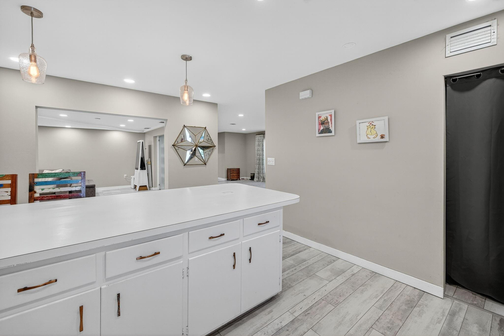 1570 Ne 30th Place - Photo 19