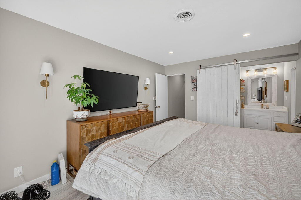 1570 Ne 30th Place - Photo 28
