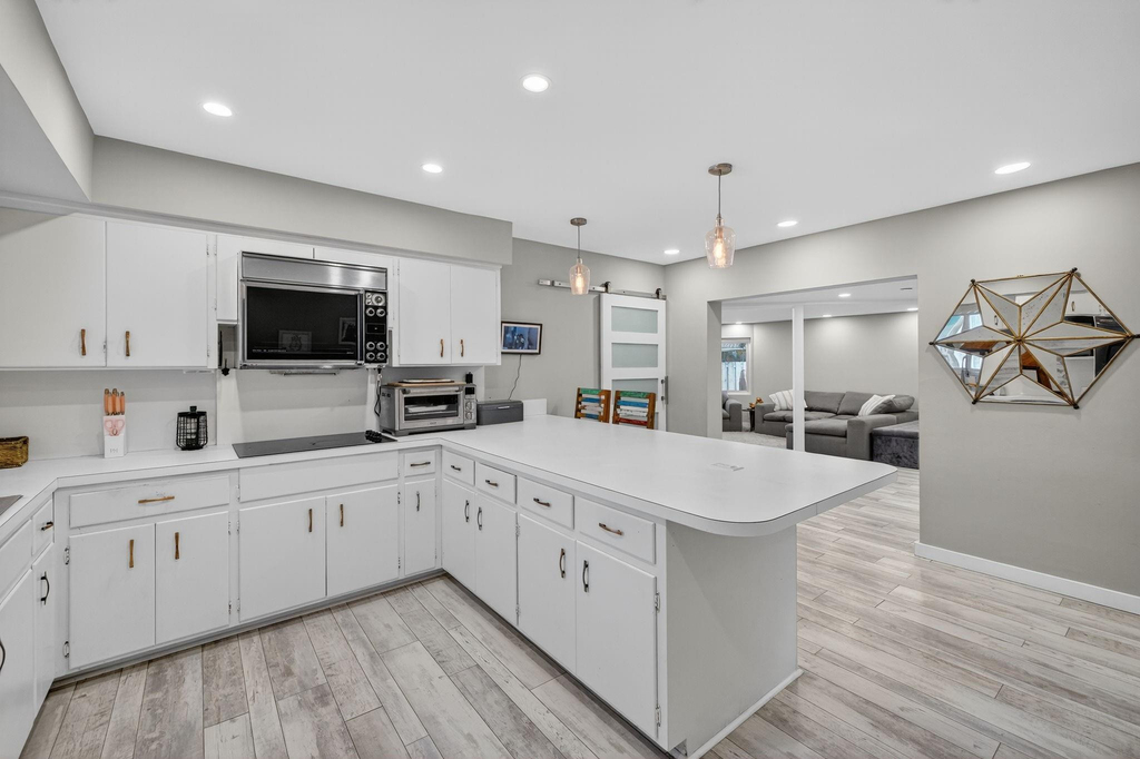 1570 Ne 30th Place - Photo 18