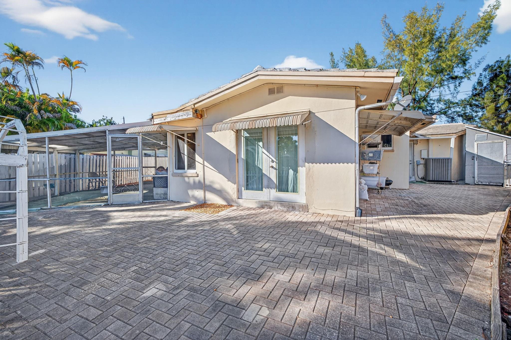 1570 Ne 30th Place - Photo 59