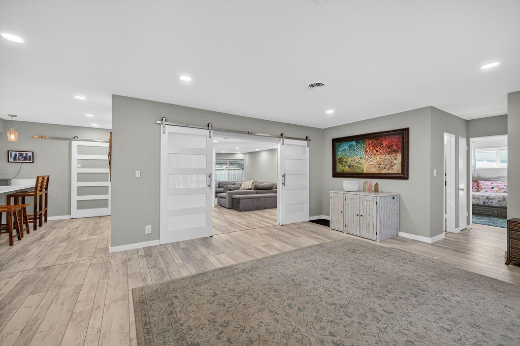 1570 Ne 30th Place - Photo 4