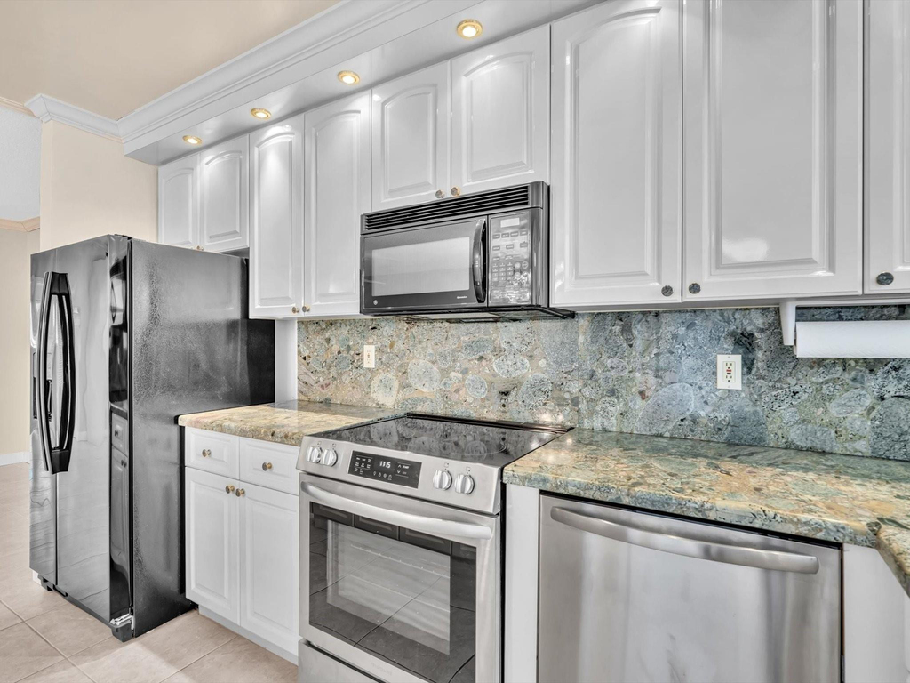 2000 Diana Drive - Photo 16