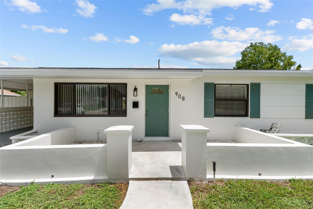908 Lighthouse Drive - Photo 0