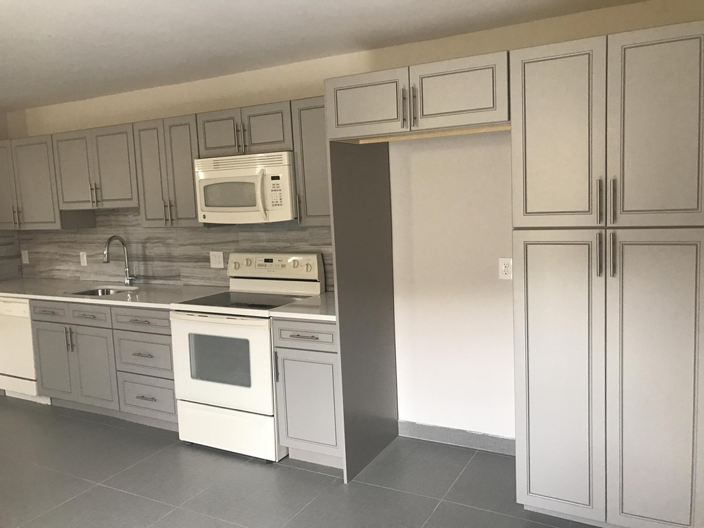 142 Sw 8th Avenue - Photo 0