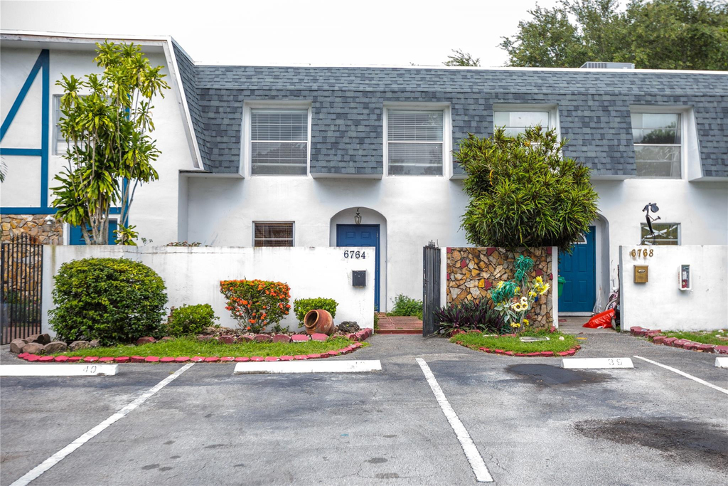 6764 Sw 40th Street - Photo 2
