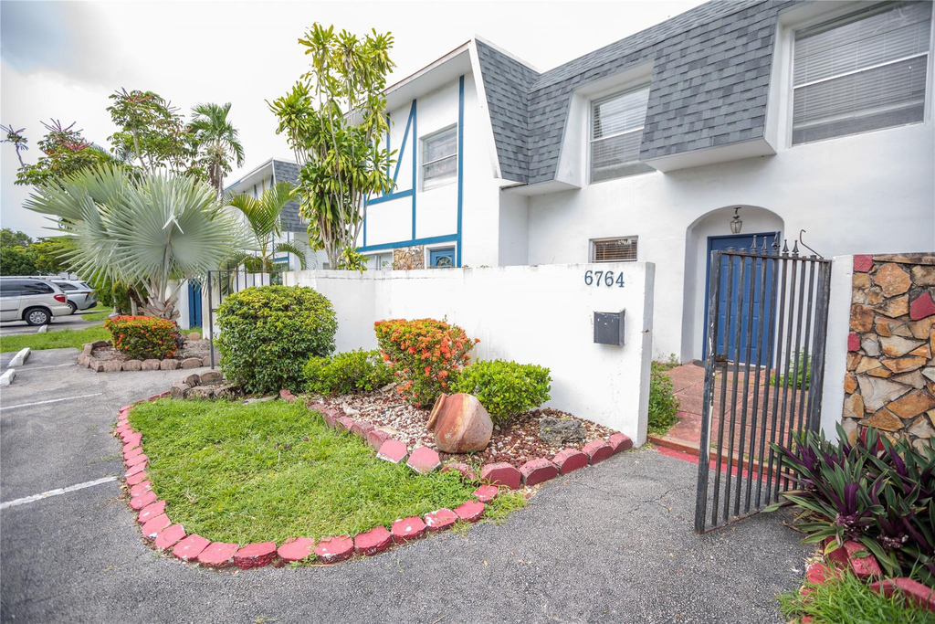 6764 Sw 40th Street - Photo 3