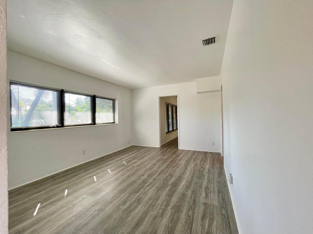 2725 Ne 27th Court - Photo 15