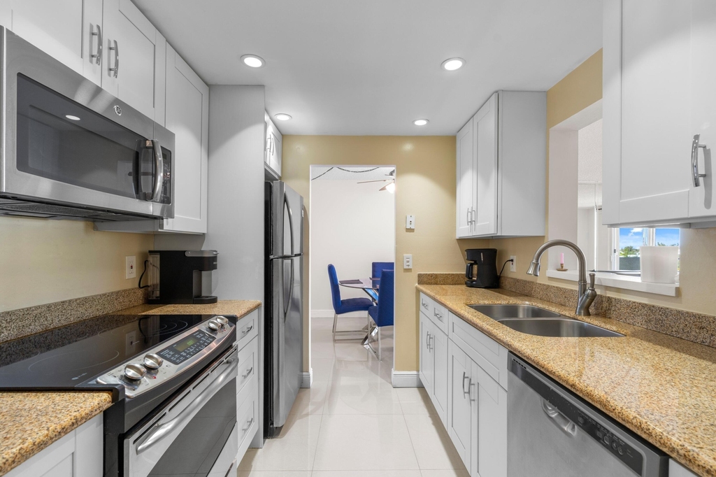 1009 N Ocean Boulevard - Photo 5