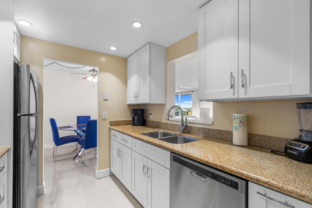 1009 N Ocean Boulevard - Photo 8