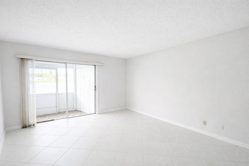 222 Somerset L - Photo 3