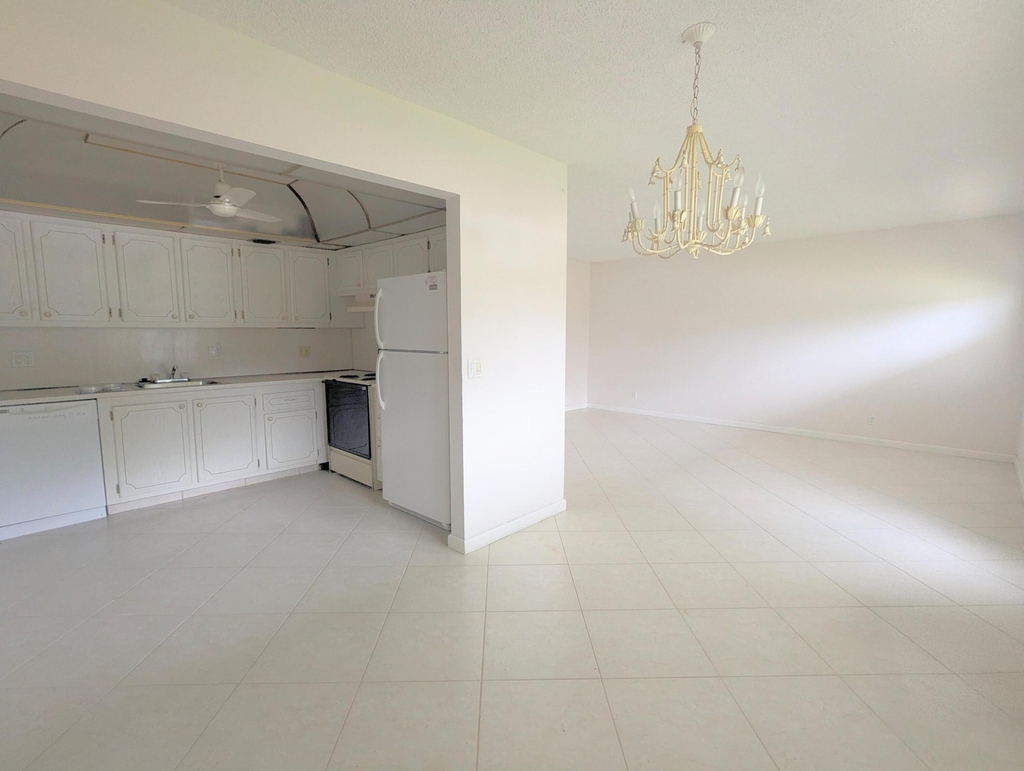 222 Somerset L - Photo 1