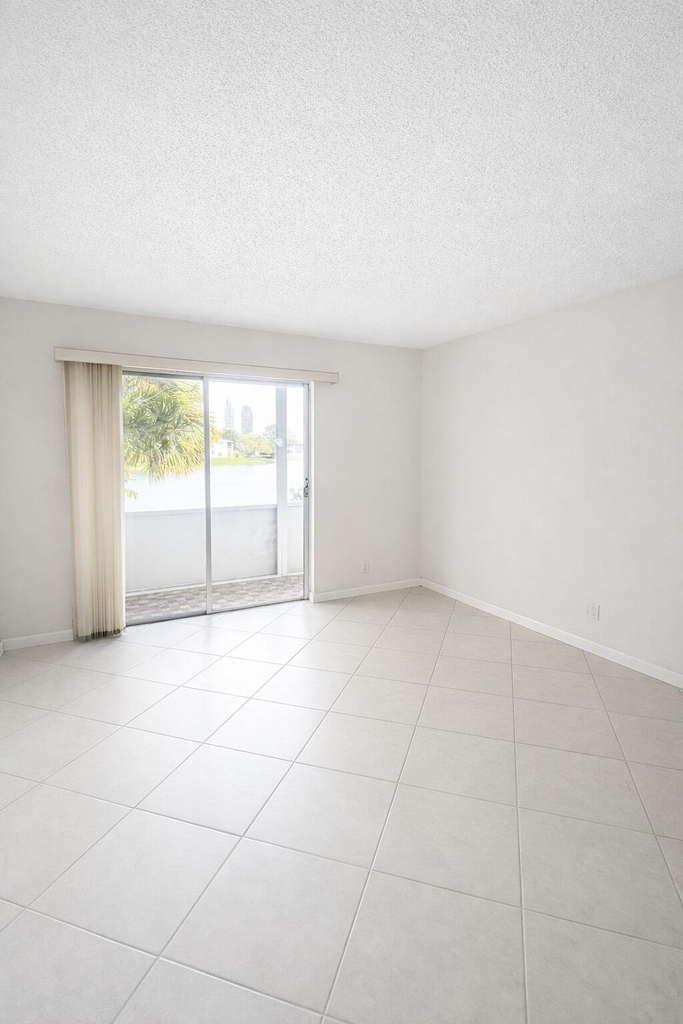 222 Somerset L - Photo 4