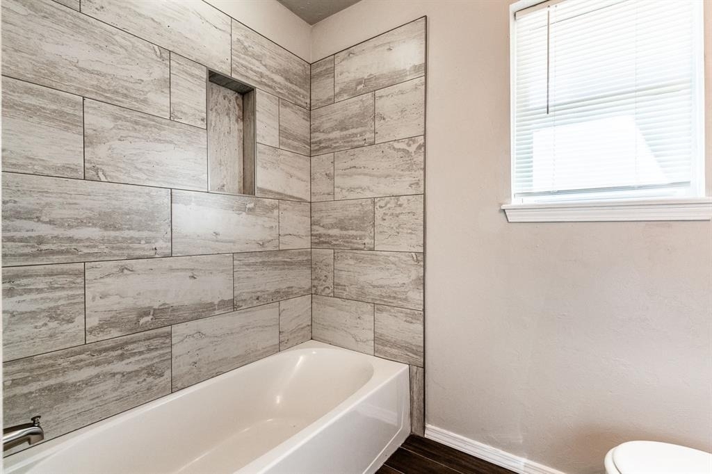 617 Queensboro Place - Photo 7