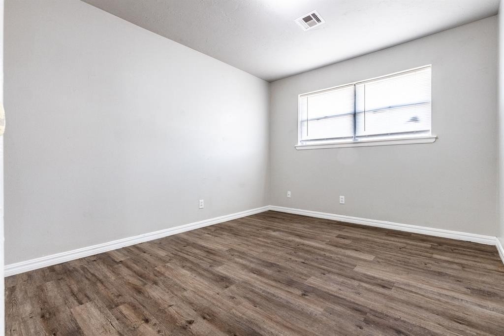 617 Queensboro Place - Photo 5