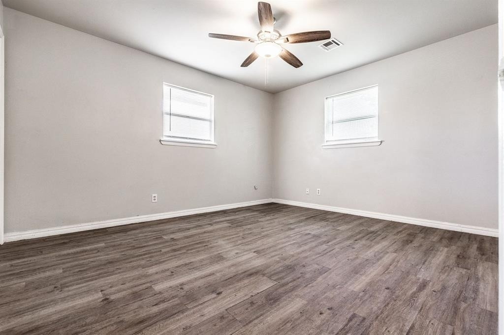 617 Queensboro Place - Photo 9