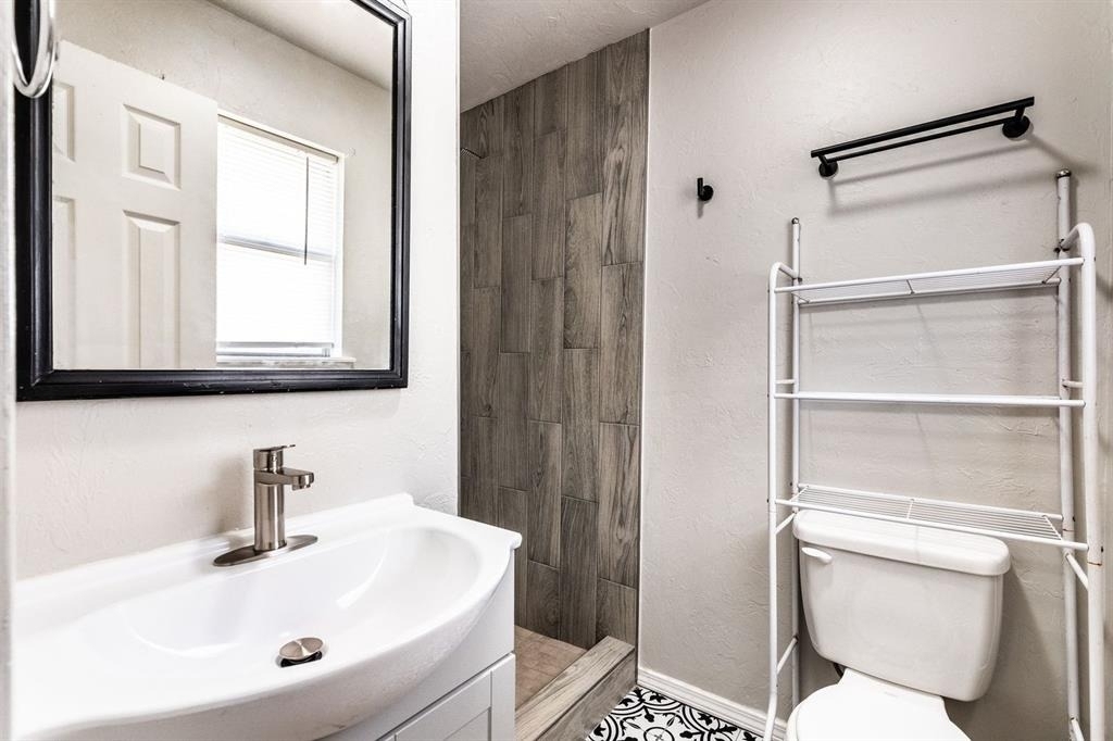 617 Queensboro Place - Photo 10