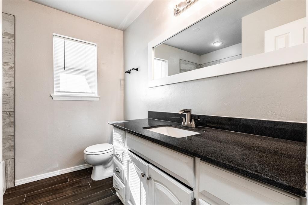 617 Queensboro Place - Photo 6